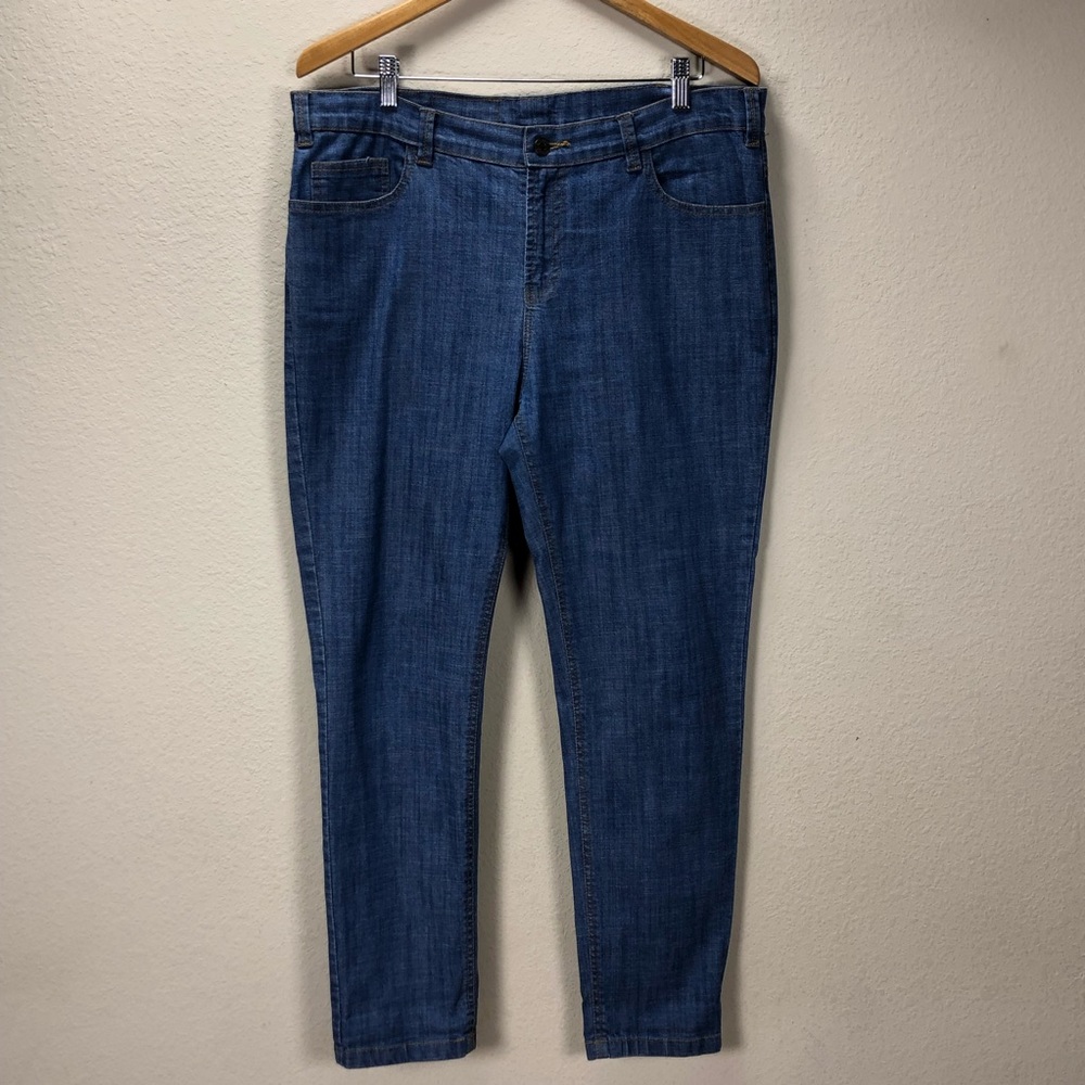 Levi’s Medium Wash Skinny Jeans